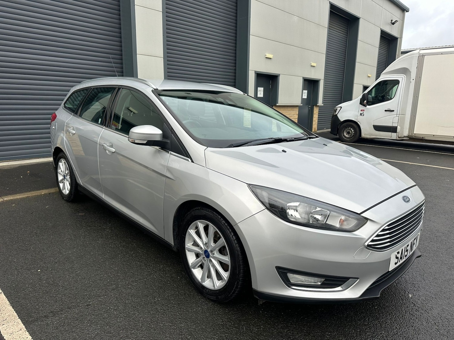 Used Ford Focus 2015 for sale - 76669282: Photo 2