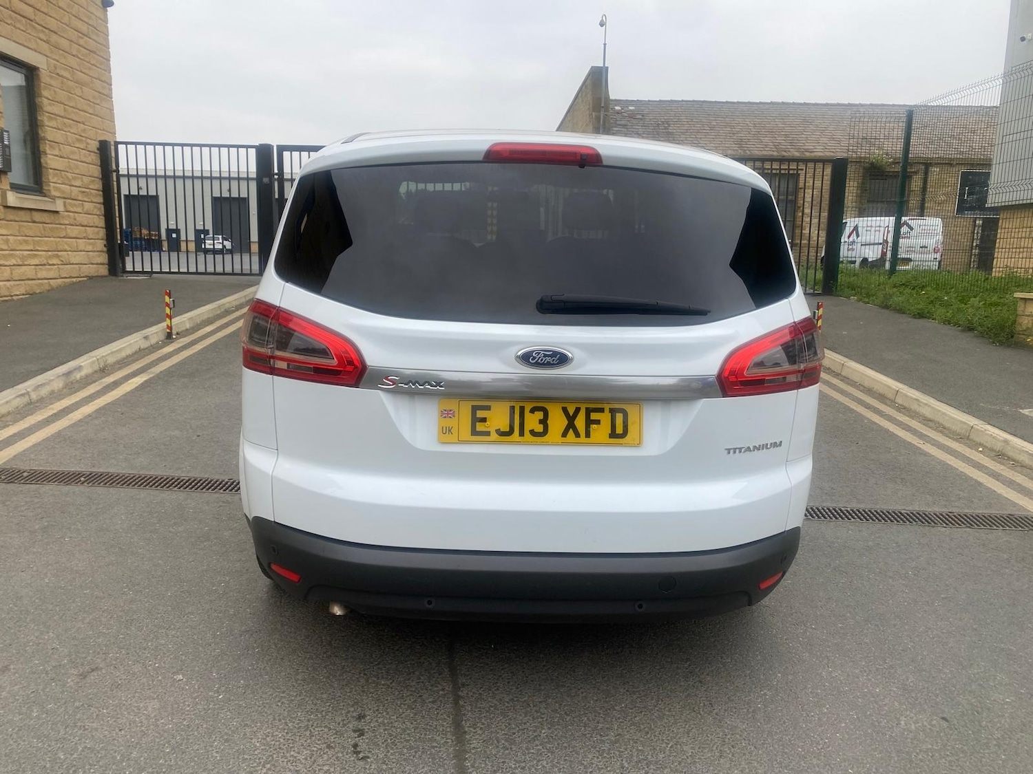 Used Ford S-Max 2013 for sale - 72336927: Photo 5