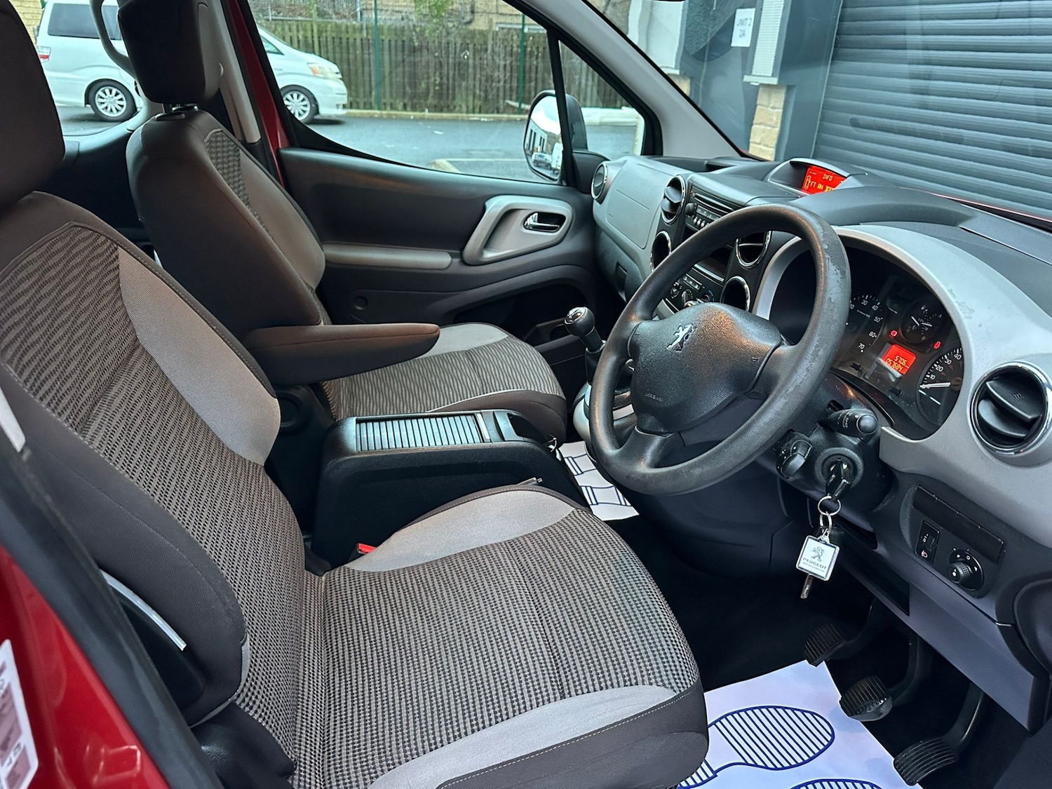 Used Peugeot Partner Tepee 2012 for sale - 76669427: Photo 16