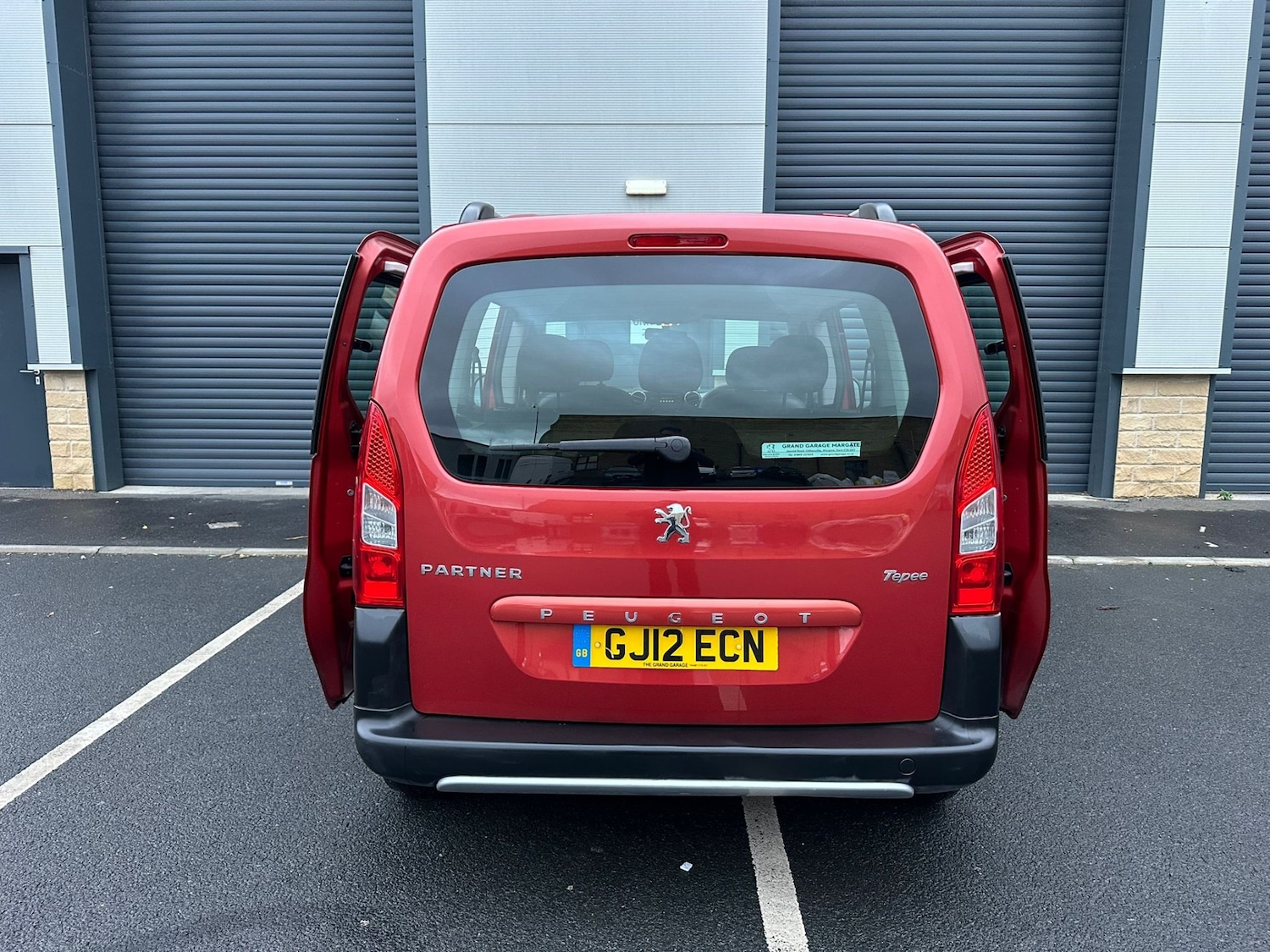 Used Peugeot Partner Tepee 2012 for sale - 76669427: Photo 6