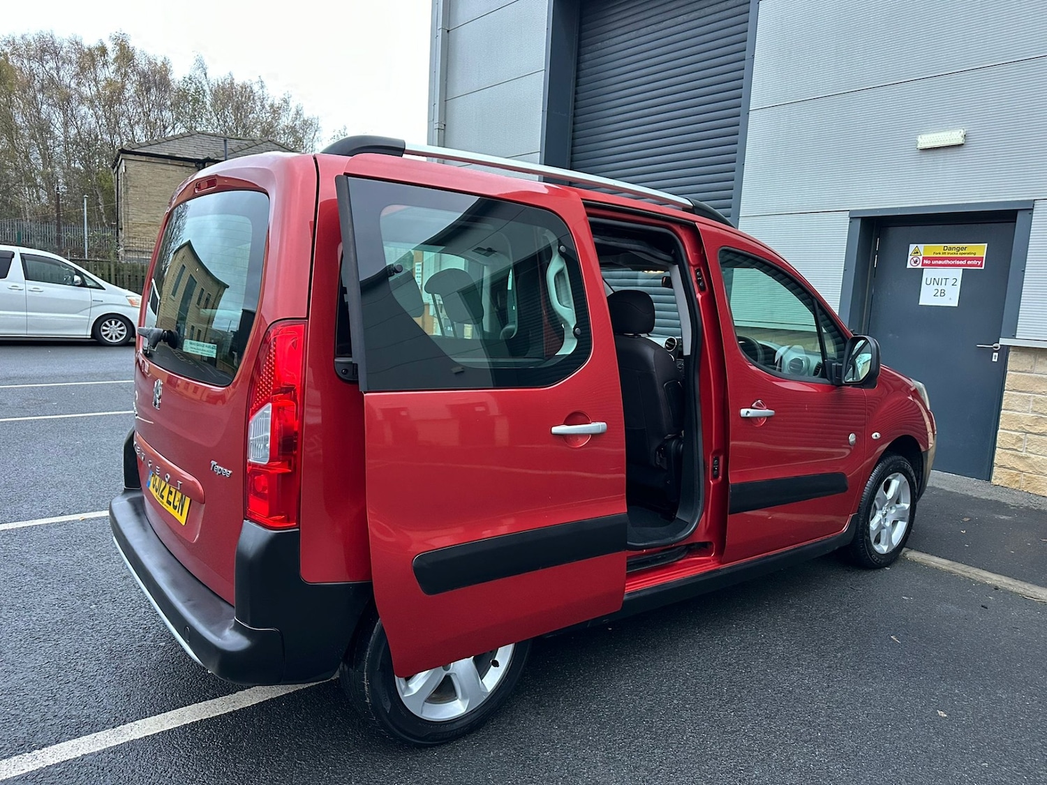 Used Peugeot Partner Tepee 2012 for sale - 76669427: Photo 8