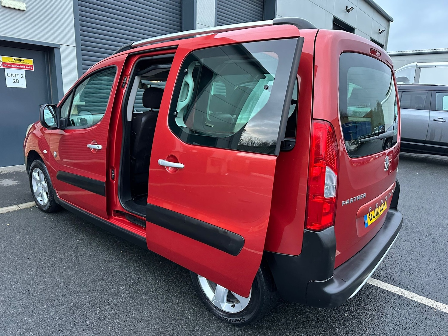 Used Peugeot Partner Tepee 2012 for sale - 76669427: Photo 9