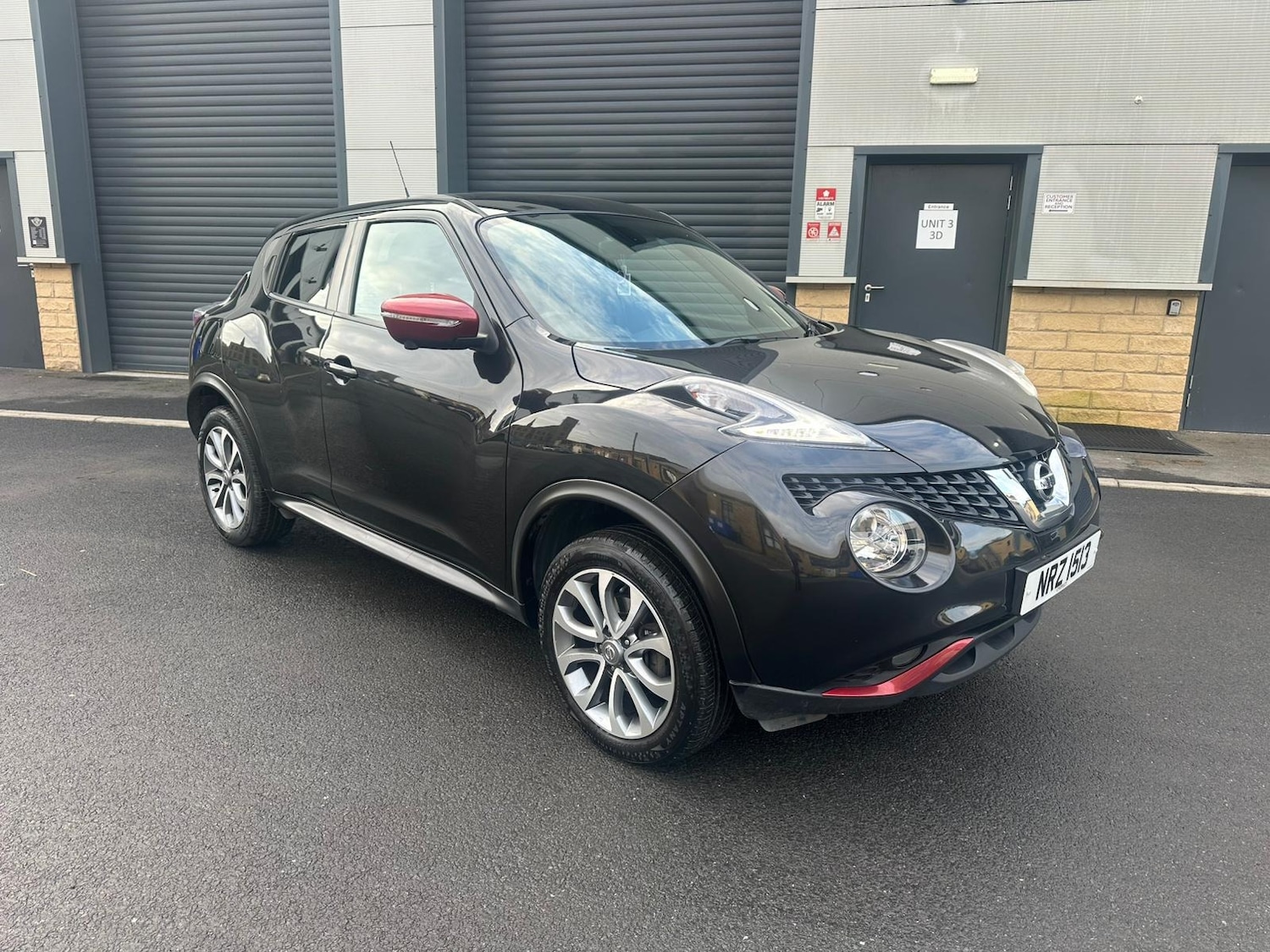 Used Nissan Juke 2017 for sale - 77667950: Photo 2