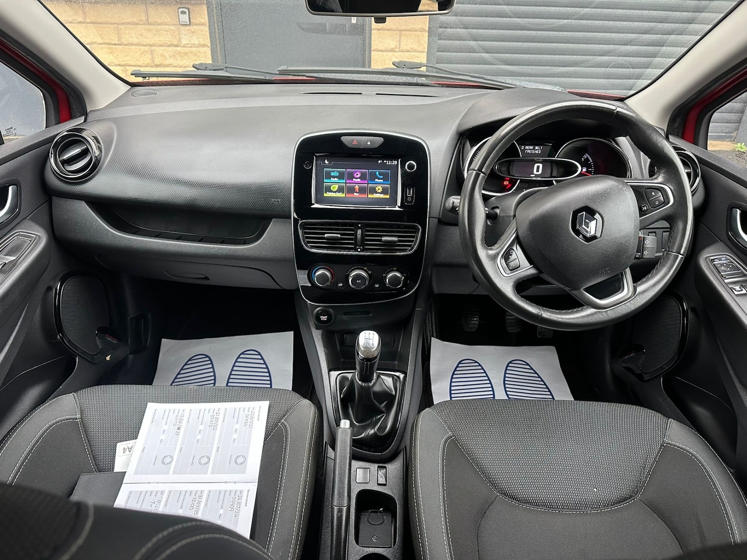 Used Renault Clio 2017 for sale - 77508876: Photo 12