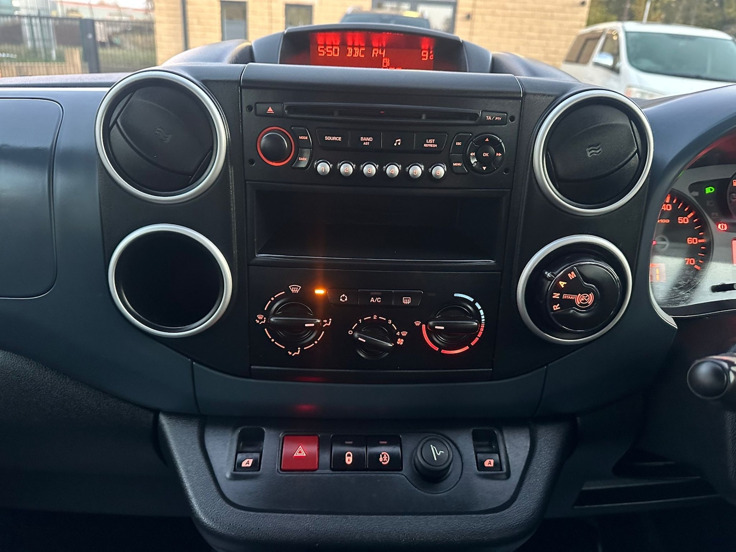 Used Peugeot Partner Tepee 2011 for sale - 76407687: Photo 10