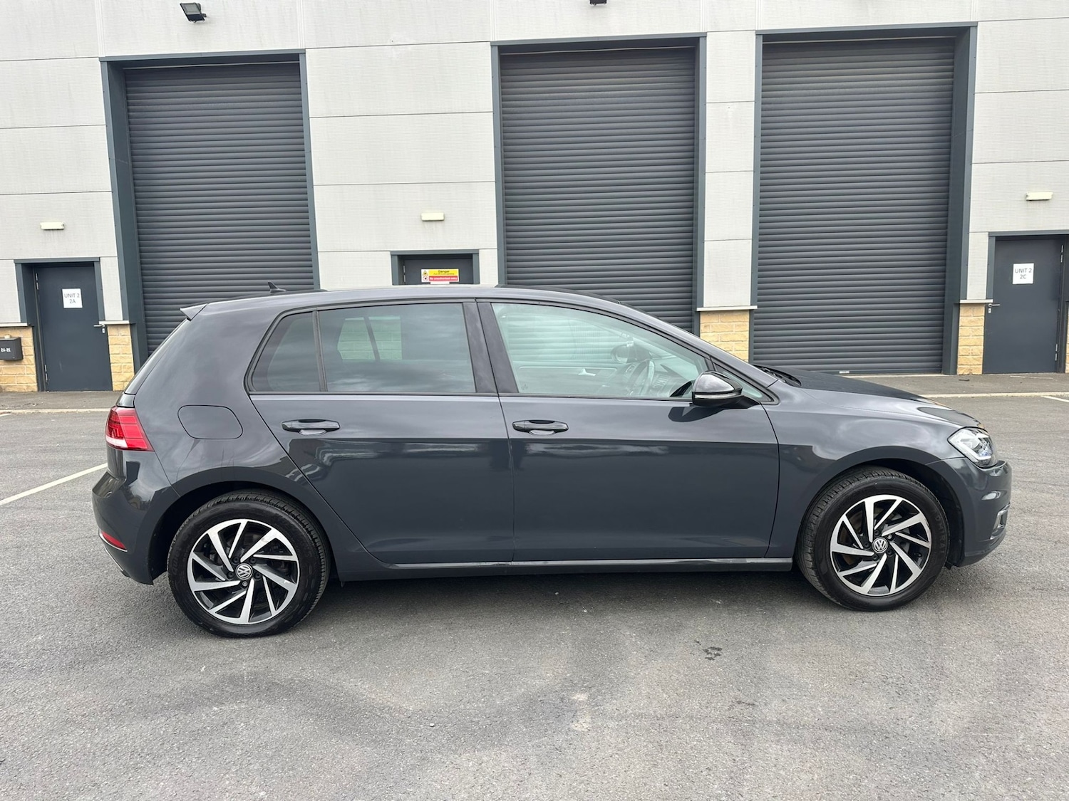 Used Volkswagen Golf 2019 for sale - 78135214: Photo 3