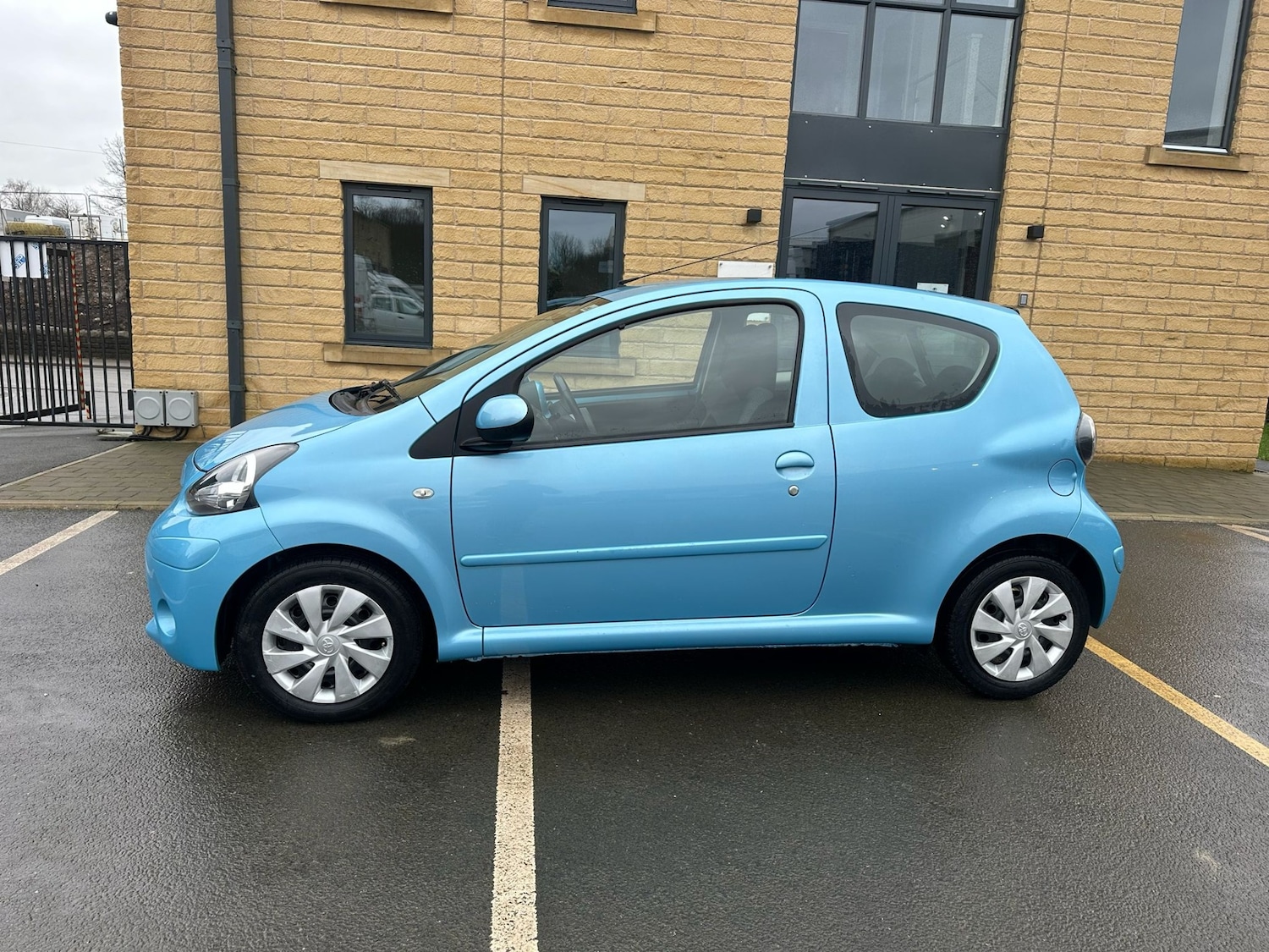 Used Toyota AYGO 2014 for sale - 77782123: Photo 2