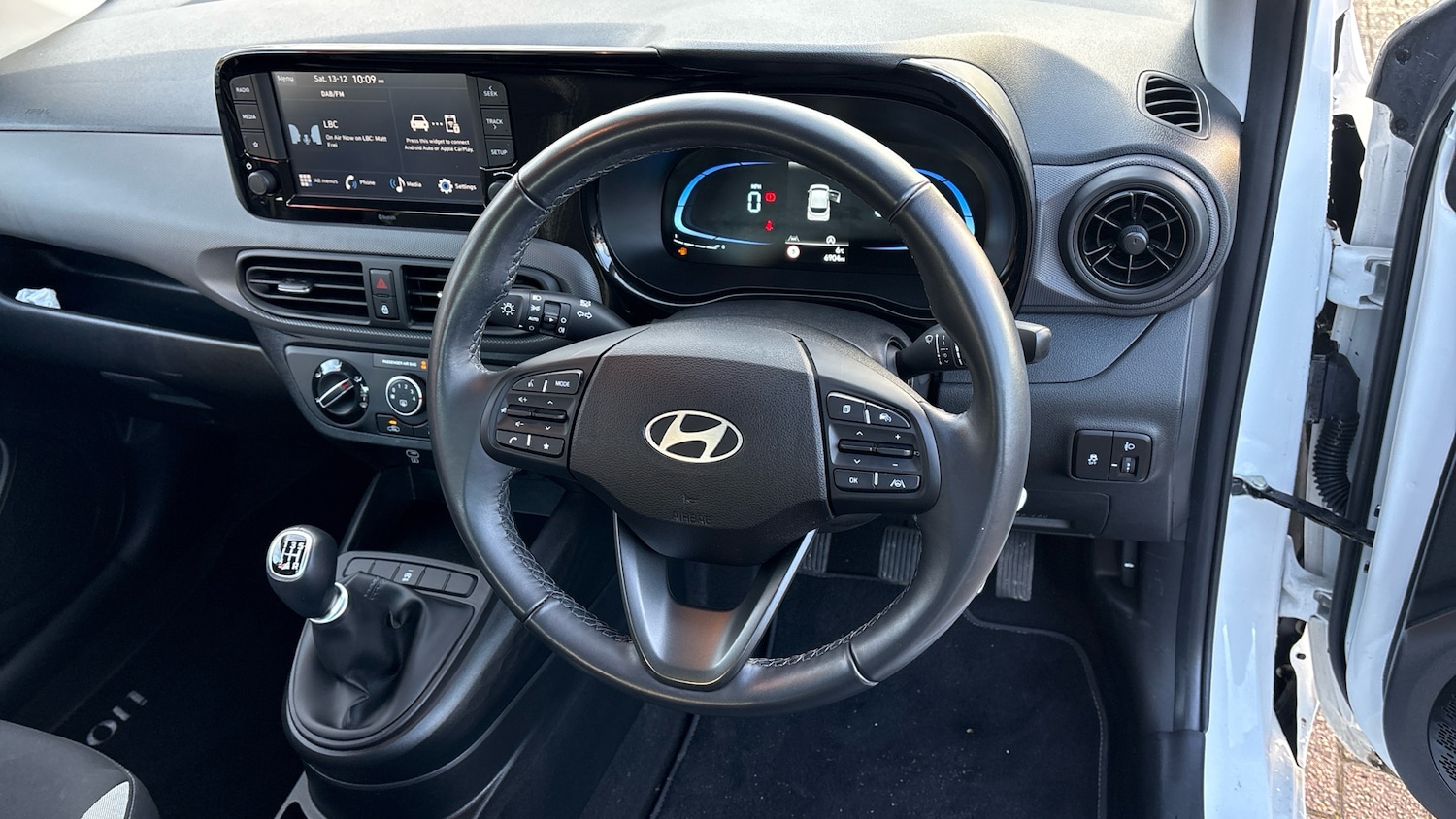 Used Hyundai i10 2023 for sale - 77718486: Photo 10