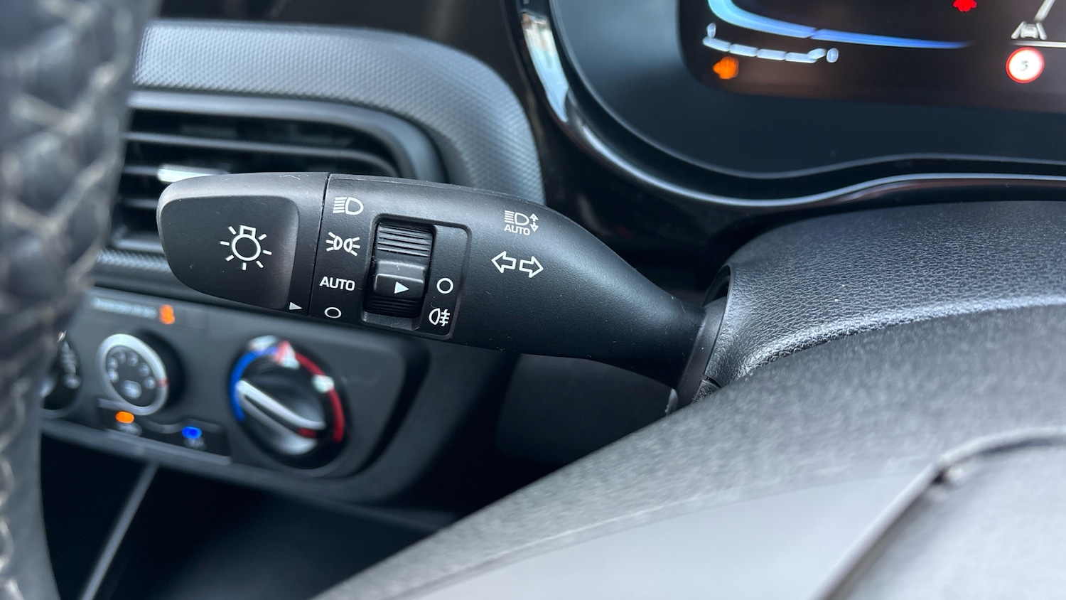 Used Hyundai i10 2023 for sale - 77718486: Photo 23