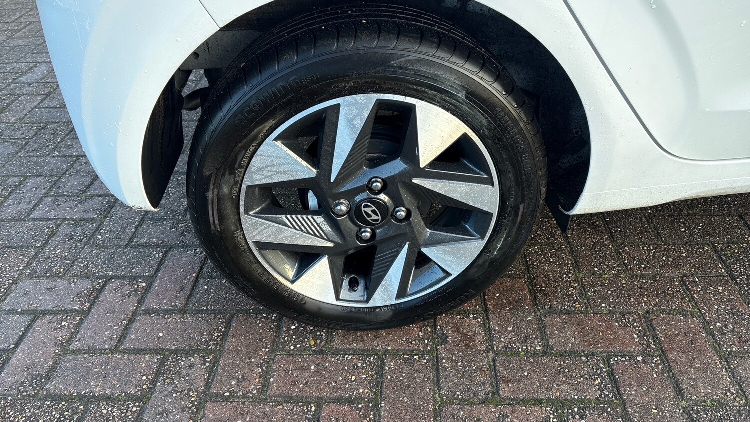 Used Hyundai i10 2023 for sale - 77718486: Photo 33