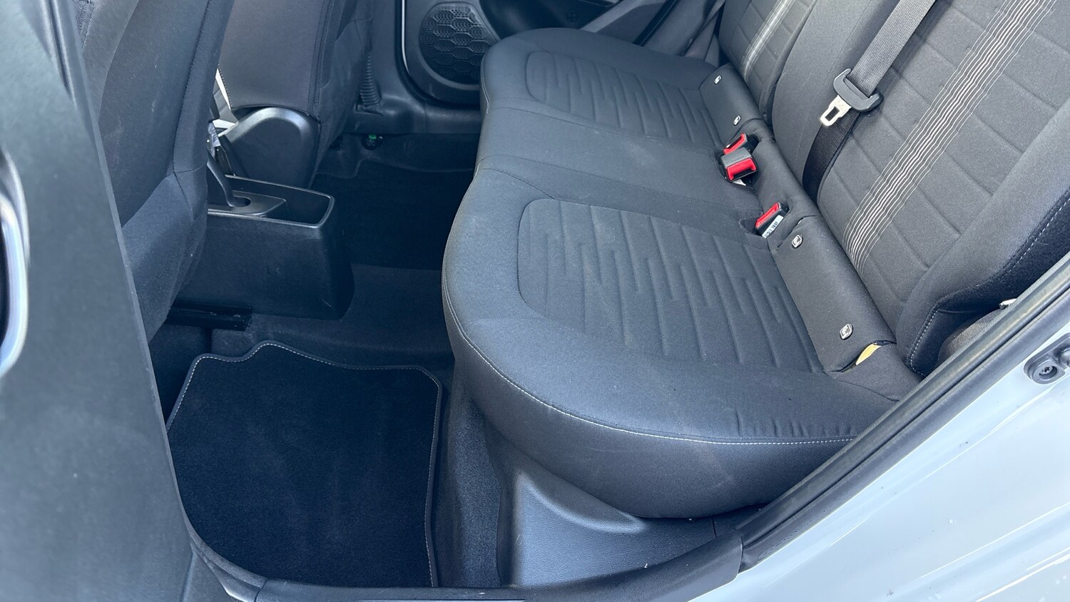 Used Hyundai i10 2023 for sale - 77718486: Photo 40