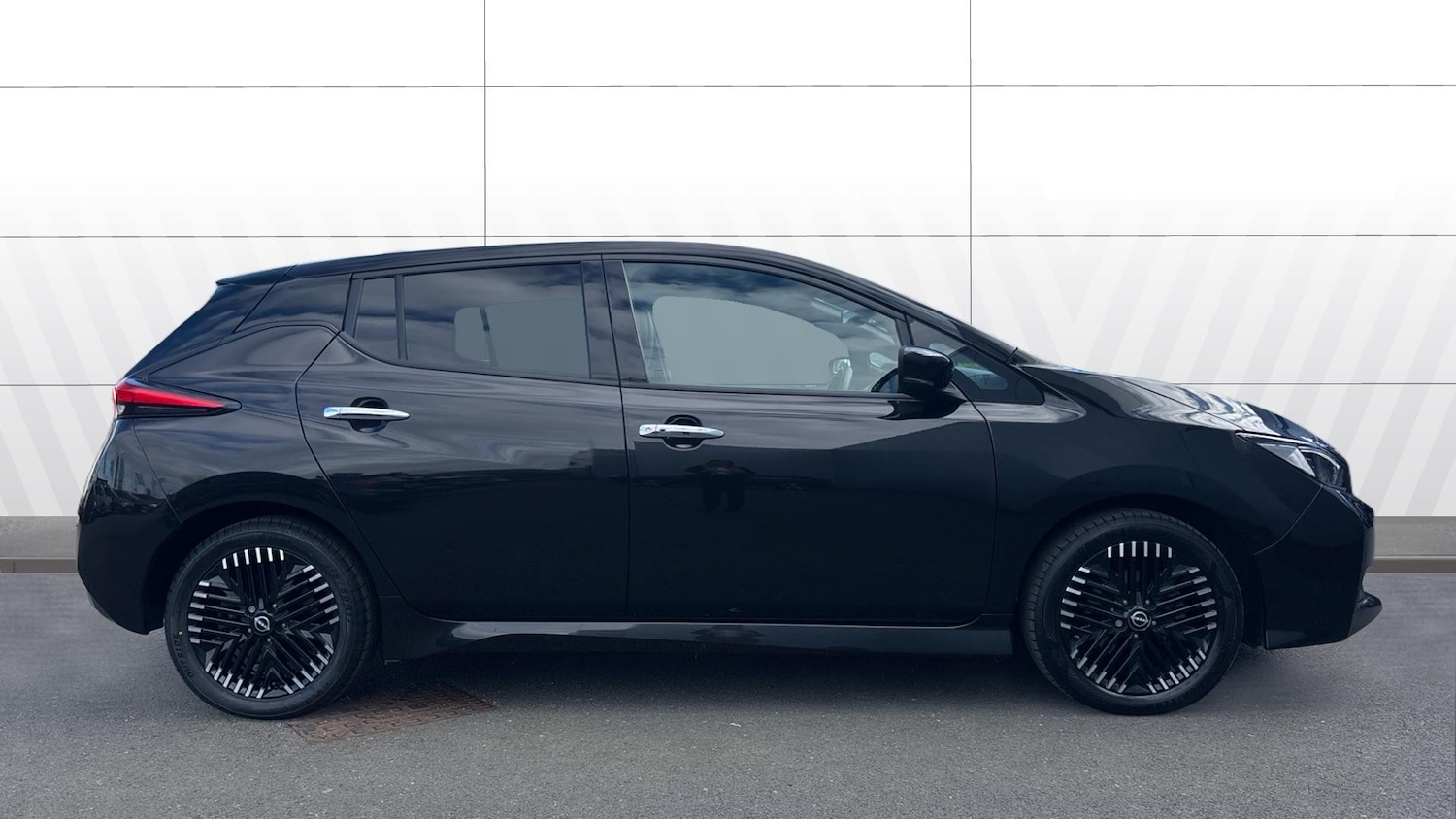 Used Nissan Leaf 2023 for sale - 78108170: Photo 4