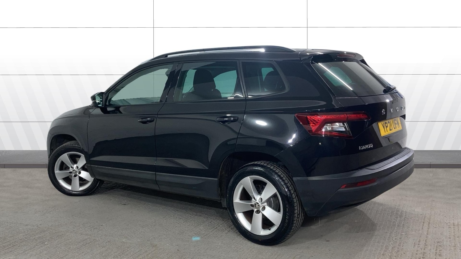 Used Skoda Karoq 2021 for sale - 77137497: Photo 2