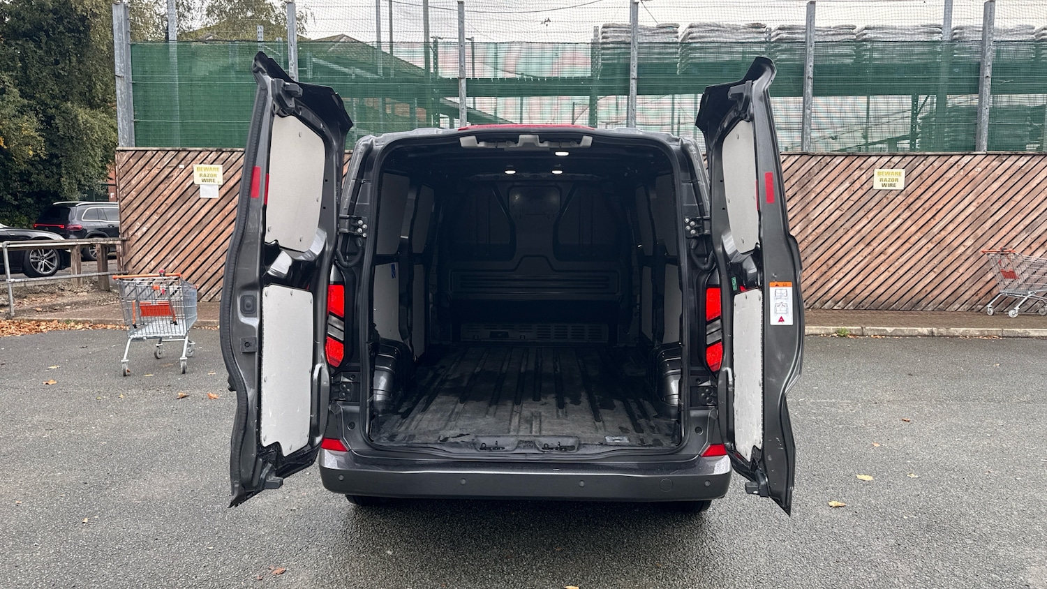 Used Ford Transit Custom 2023 for sale - 76368960: Photo 3