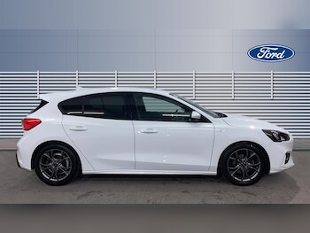 Used Ford Focus 2018 for sale - 76243068: Photo 4