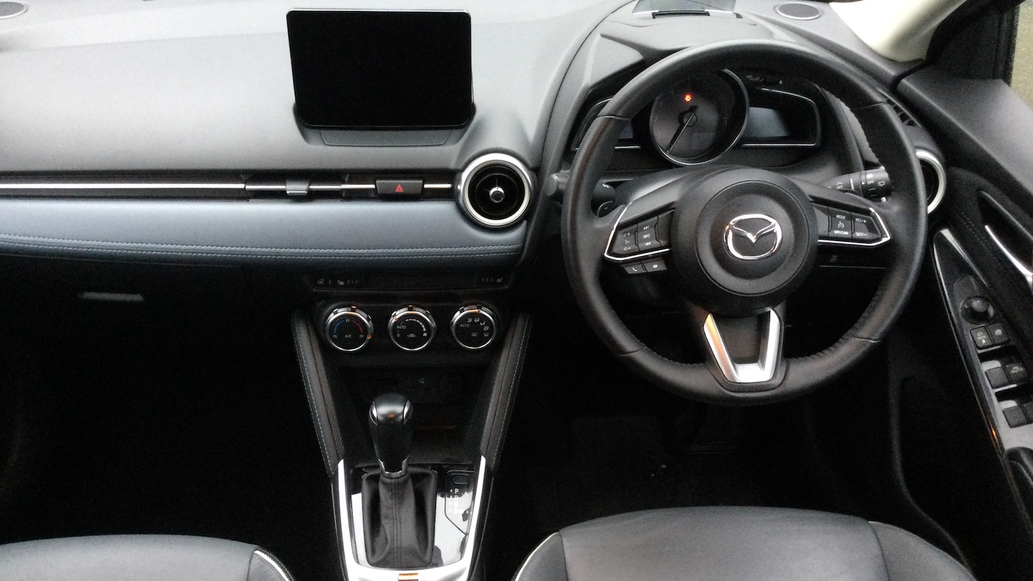 Used Mazda Mazda2 2022 for sale - 76766830: Photo 14