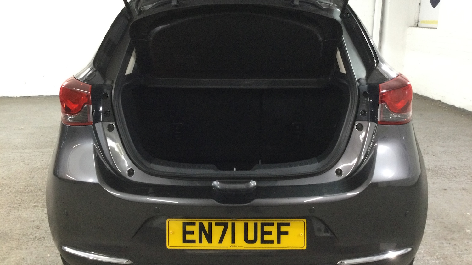 Used Mazda Mazda2 2022 for sale - 76766830: Photo 4