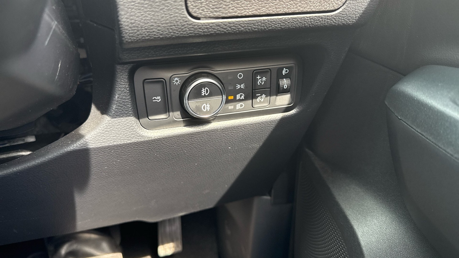 Vehicle 28
