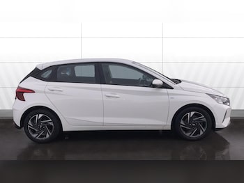 Used Hyundai i20 2023 for sale - 77184809: Photo