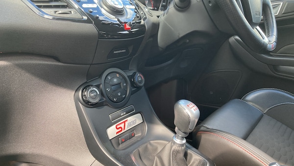 Used Ford Fiesta 2016 for sale - 76104631: Photo 14