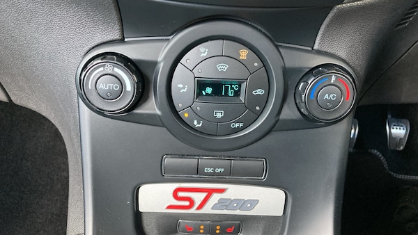 Used Ford Fiesta 2016 for sale - 76104631: Photo 19