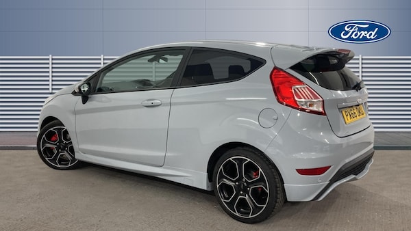 Used Ford Fiesta 2016 for sale - 76104631: Photo 2