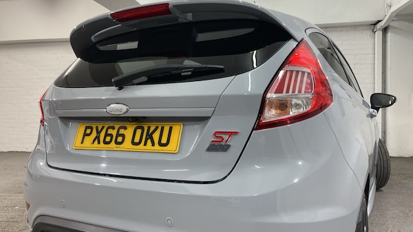 Used Ford Fiesta 2016 for sale - 76104631: Photo 44