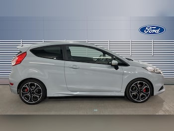 Used Ford Fiesta 2016 for sale - 76104631: Photo