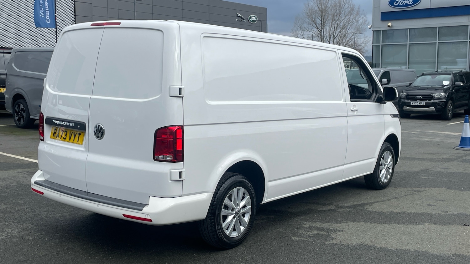 Used Volkswagen Transporter 2024 for sale - 77718485: Photo 24