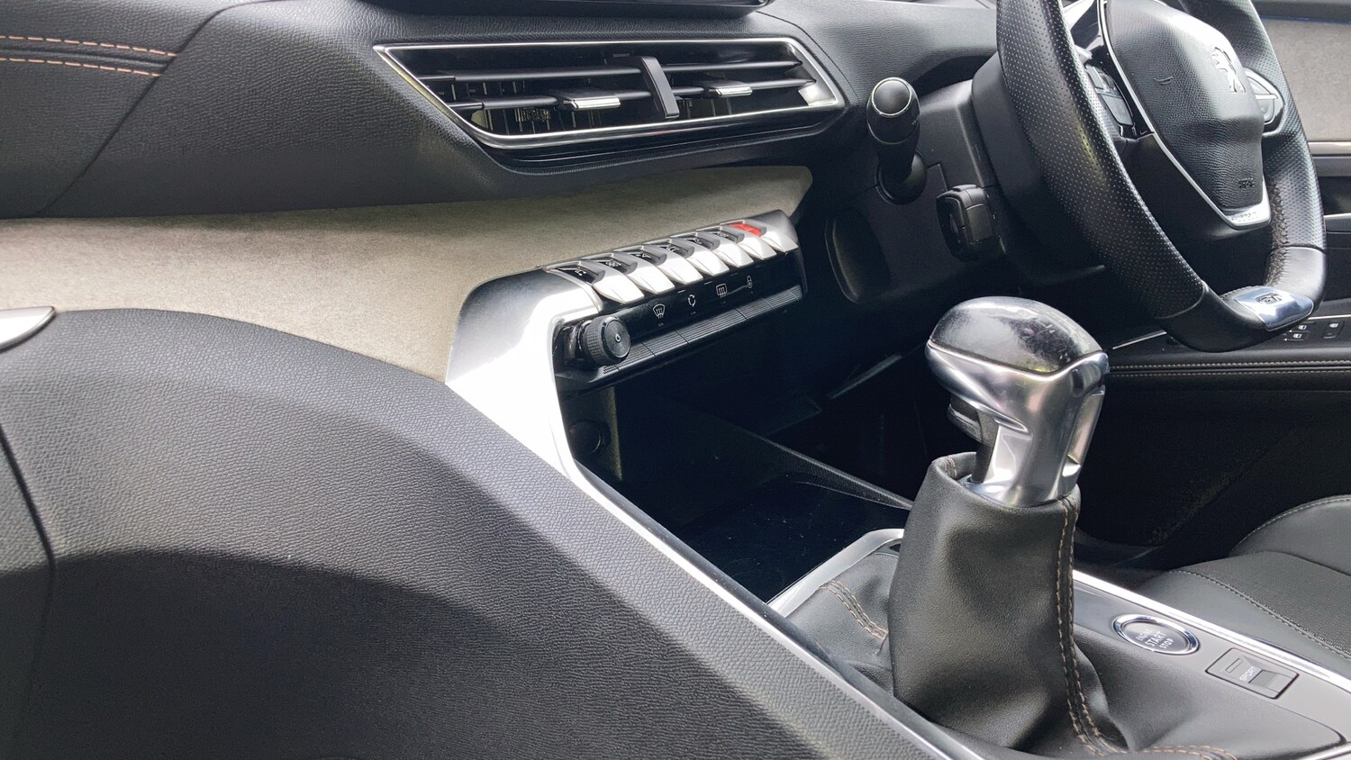 Used Peugeot 5008 2022 for sale - 76233056: Photo 11