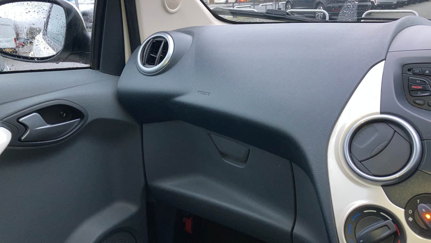 Used Ford Ka 2014 for sale - 76980727: Photo 7