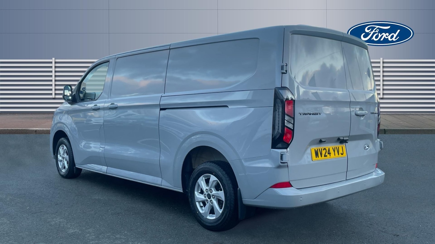 Used Ford Transit Custom 2024 for sale - 77245425: Photo 2