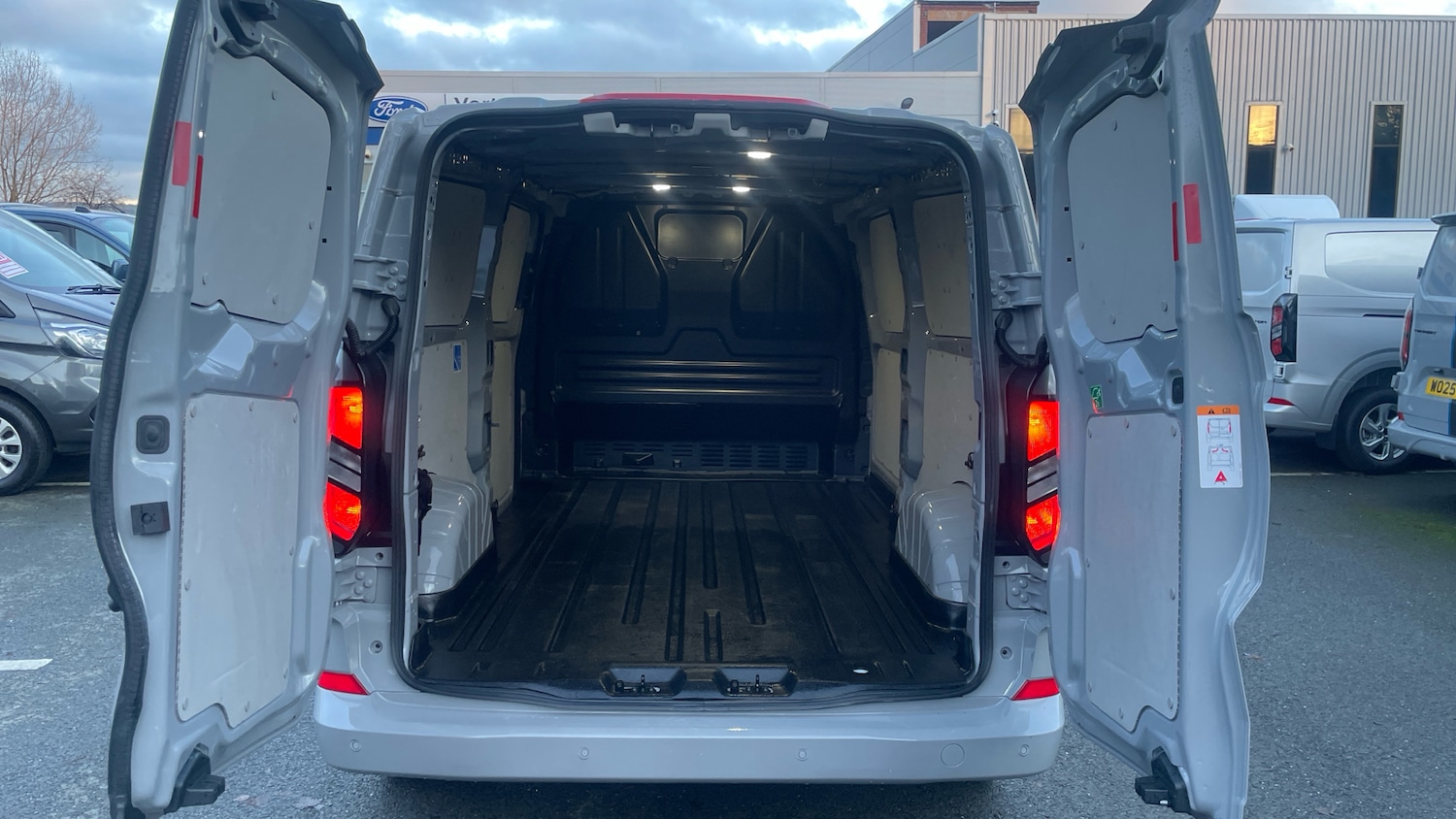 Used Ford Transit Custom 2024 for sale - 77245425: Photo 3