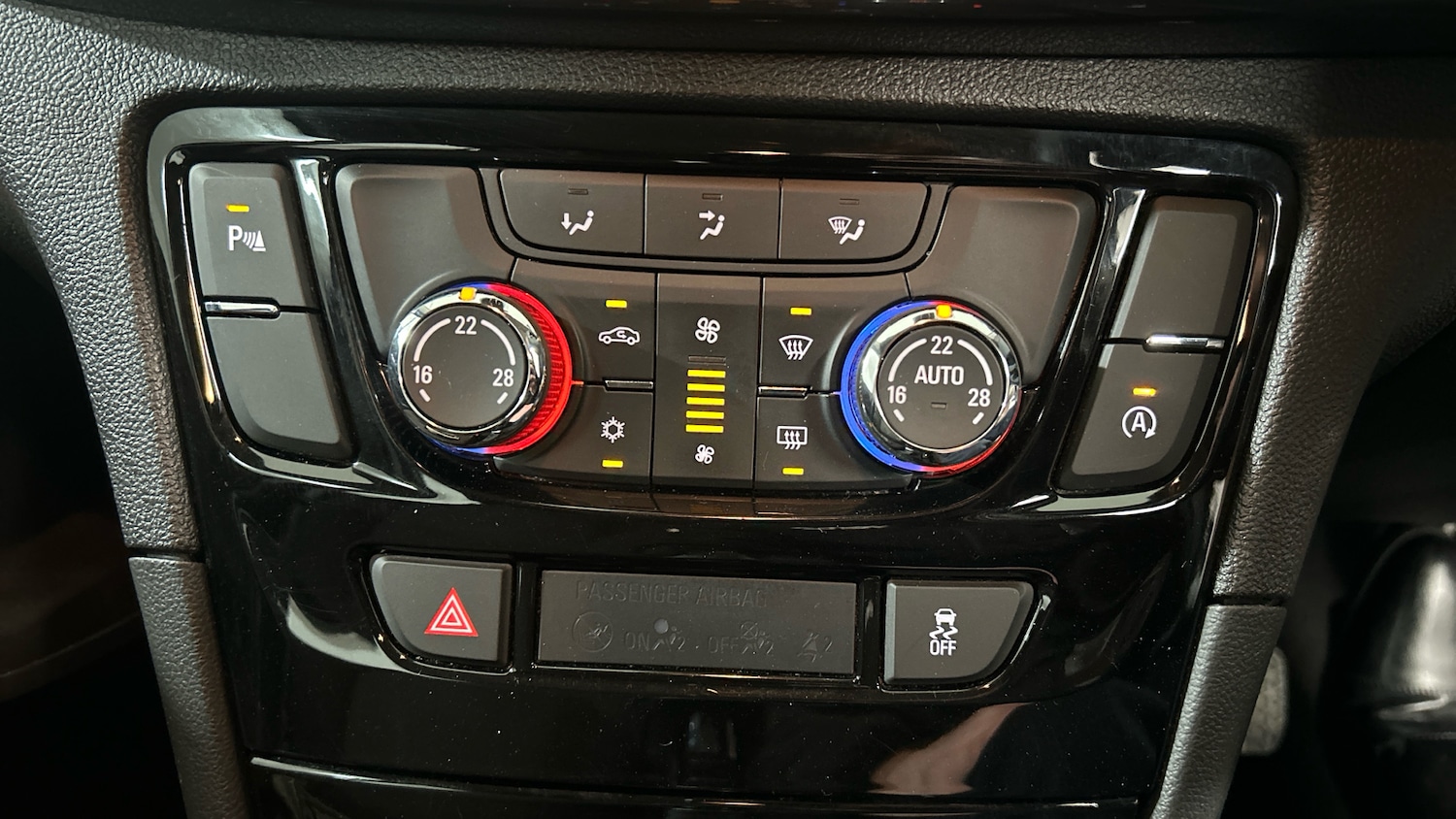 Used Vauxhall Mokka X 2017 for sale - 78027090: Photo 15