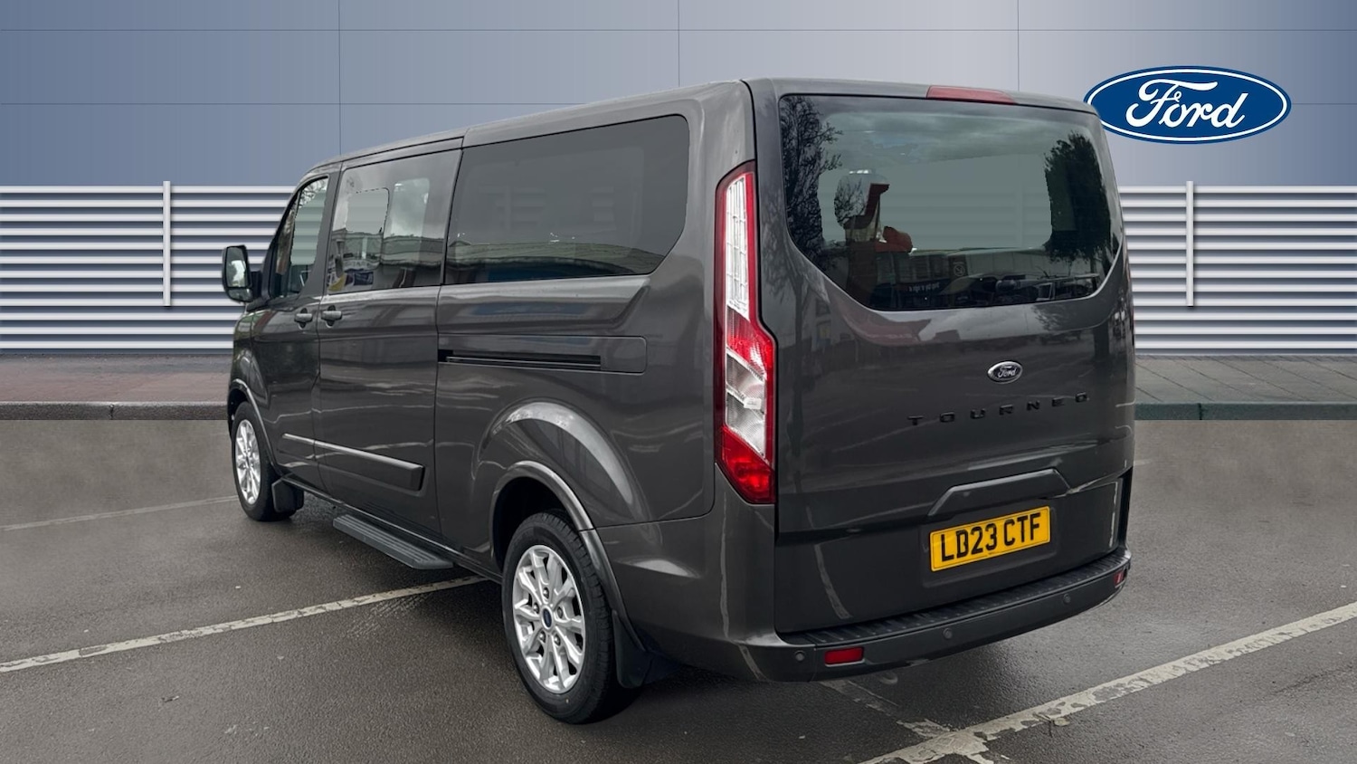 Used Ford Tourneo Custom 2023 for sale - 77300287: Photo 2