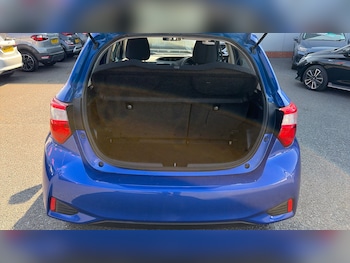Used Toyota Yaris 2018 for sale - 79251403: Photo