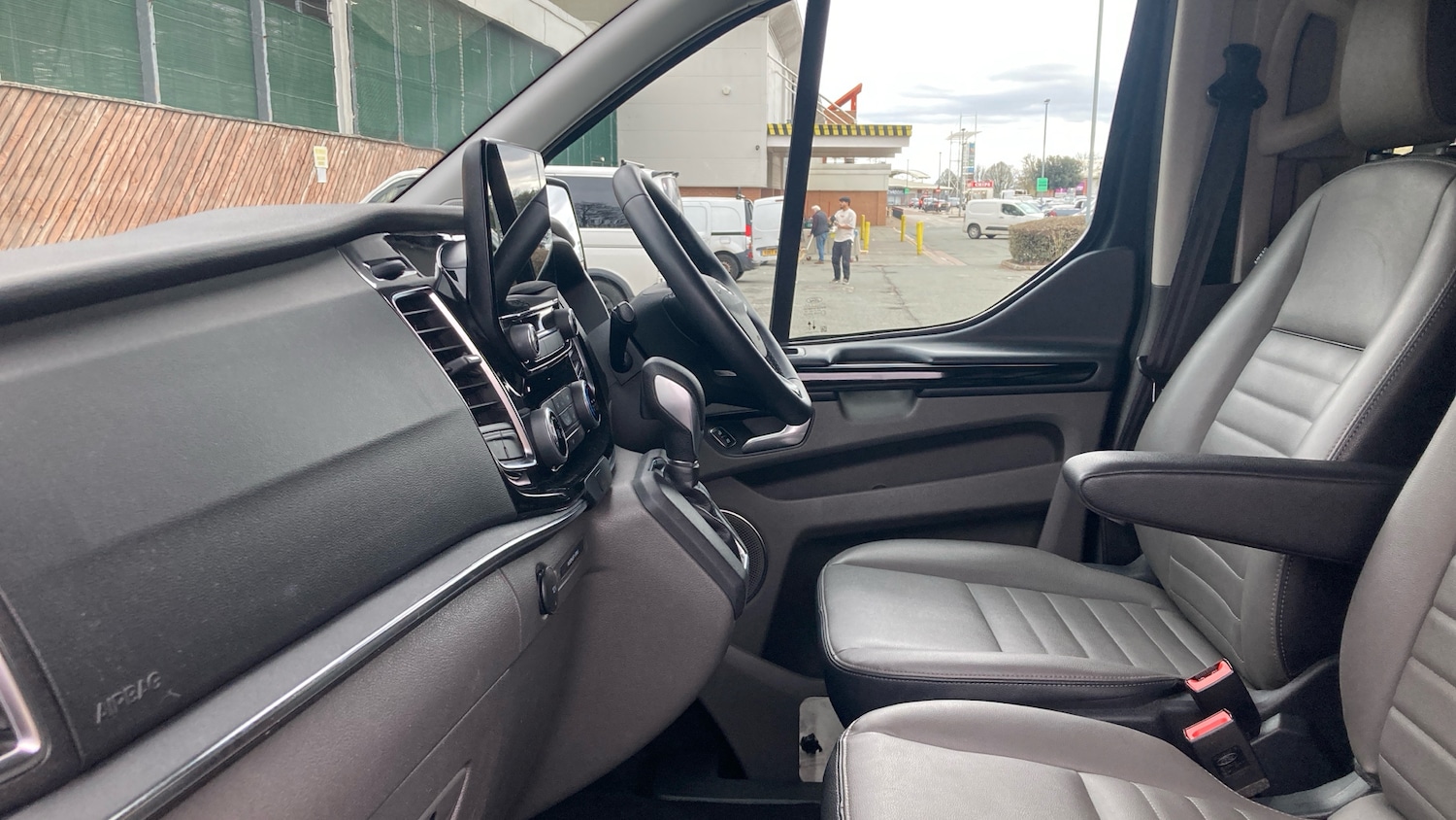 Used Ford Tourneo Custom 2023 for sale - 77953859: Photo 17