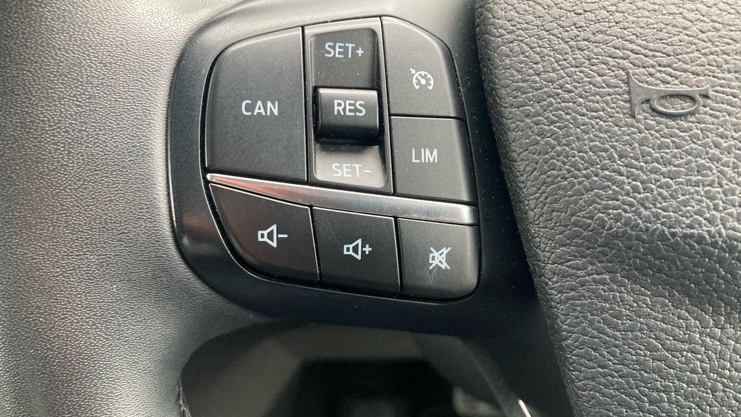 Used Ford Tourneo Custom 2023 for sale - 77953859: Photo 8