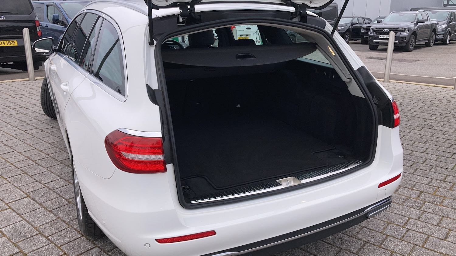 Used Mercedes-Benz E Class 2018 for sale - 76945760: Photo 42