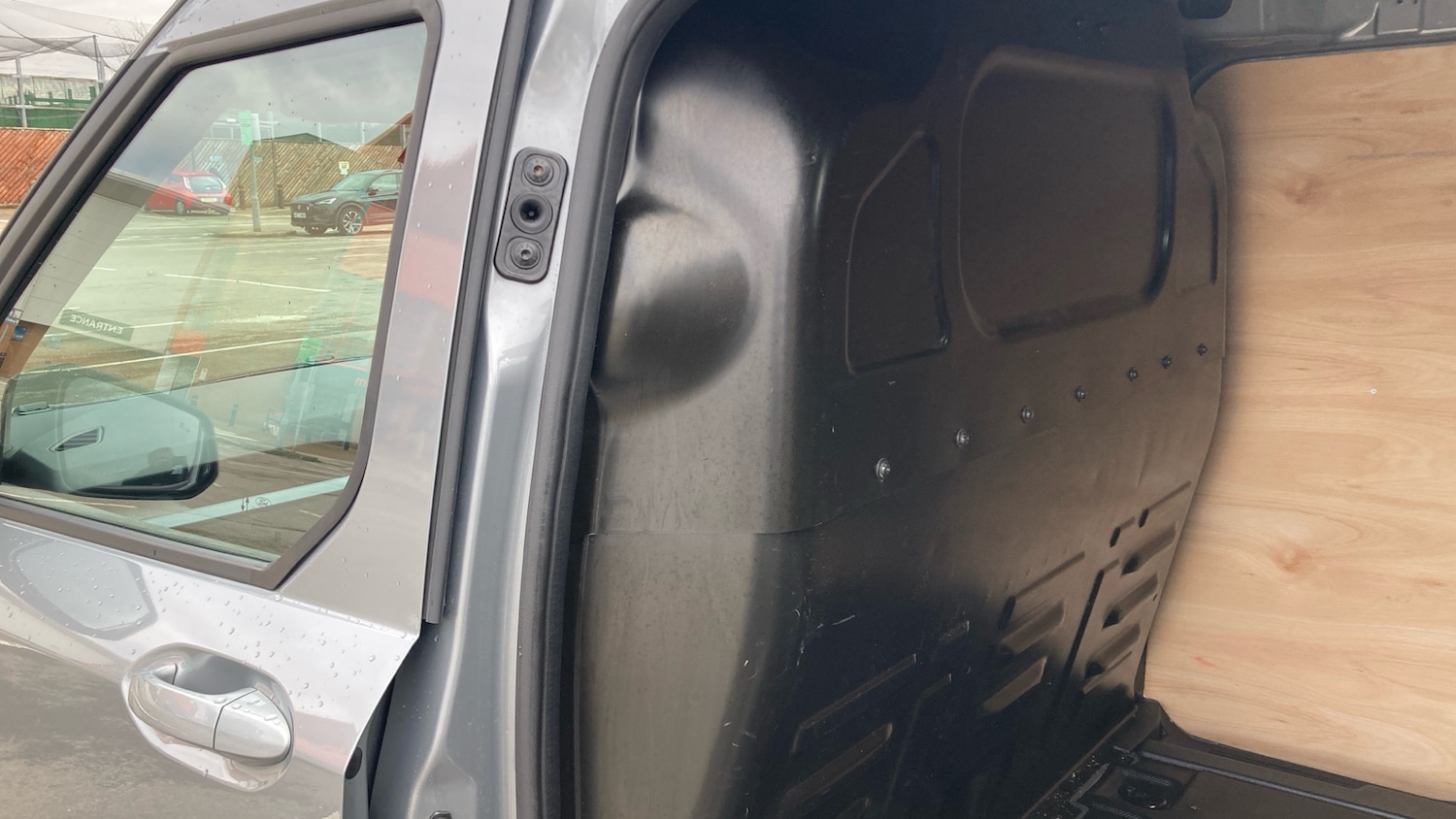 Used Ford Transit Courier 2024 for sale - 77893161: Photo 17