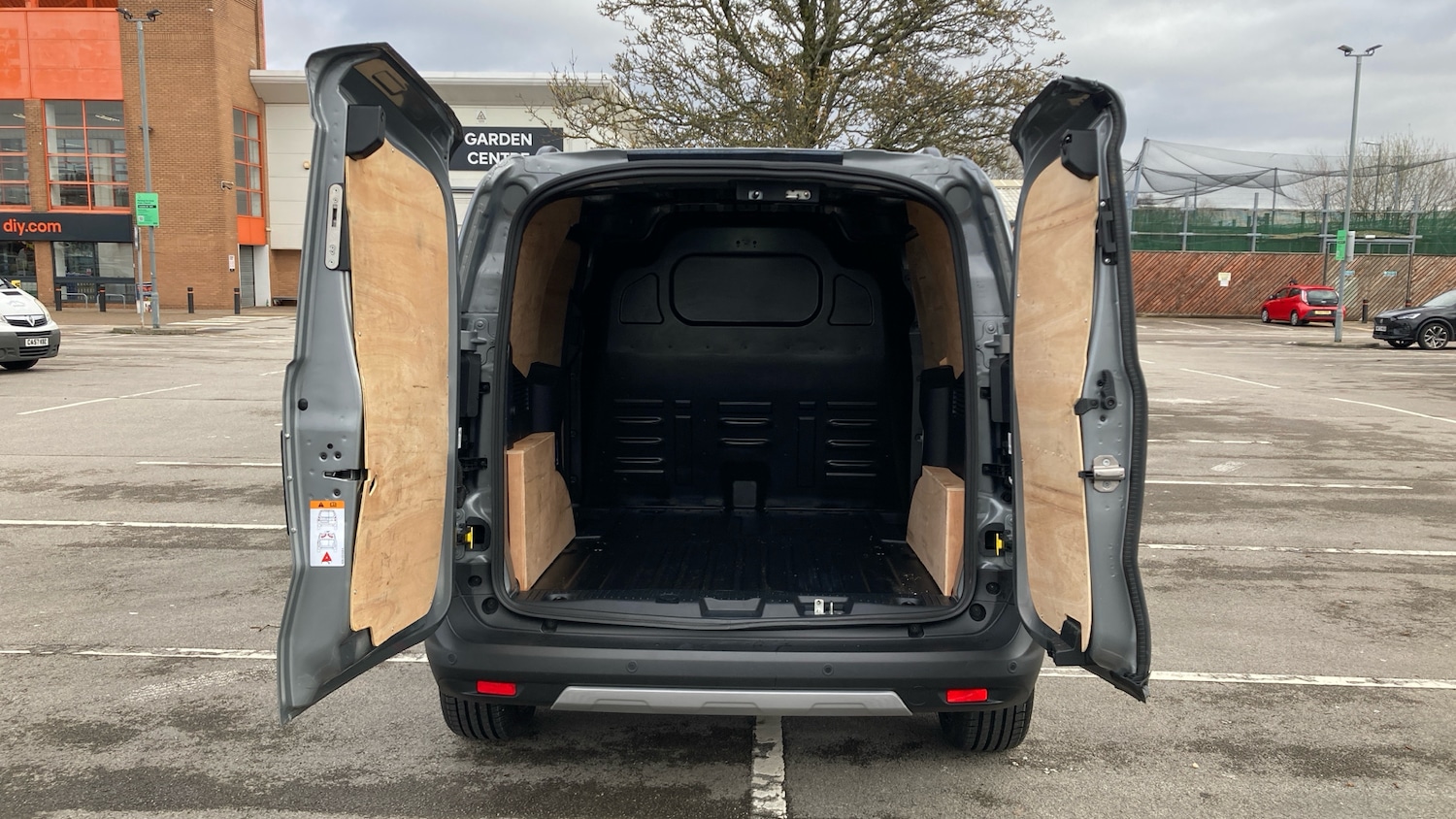 Used Ford Transit Courier 2024 for sale - 77893161: Photo 24