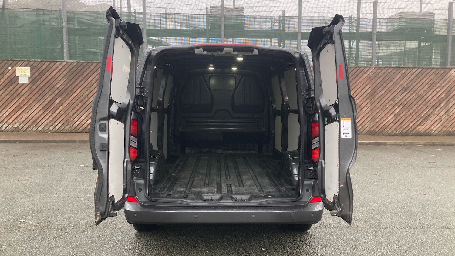 Used Ford Transit Custom 2024 for sale - 77248538: Photo 24