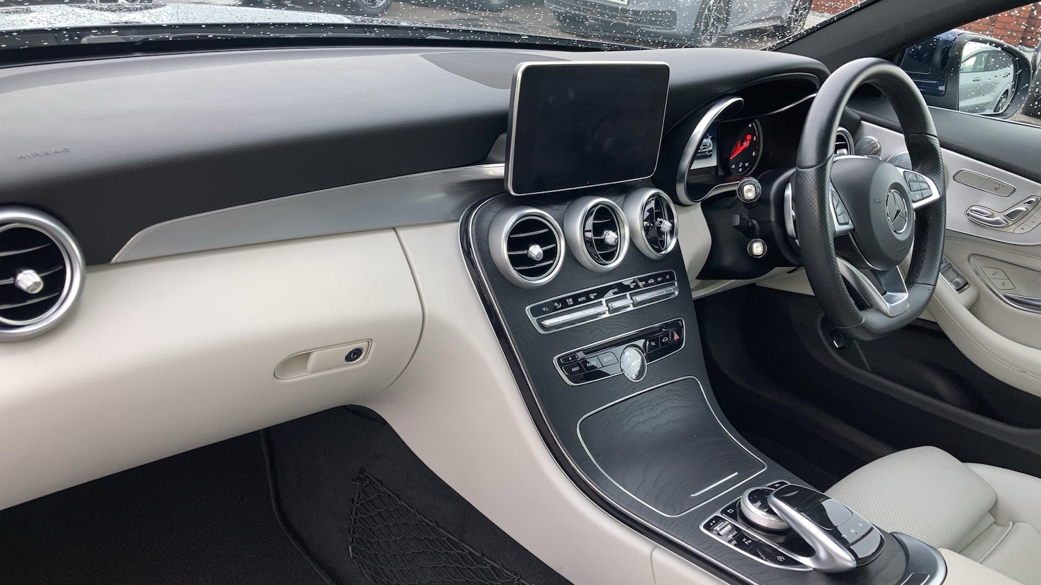 Used Mercedes-Benz C Class 2018 for sale - 76492072: Photo 10