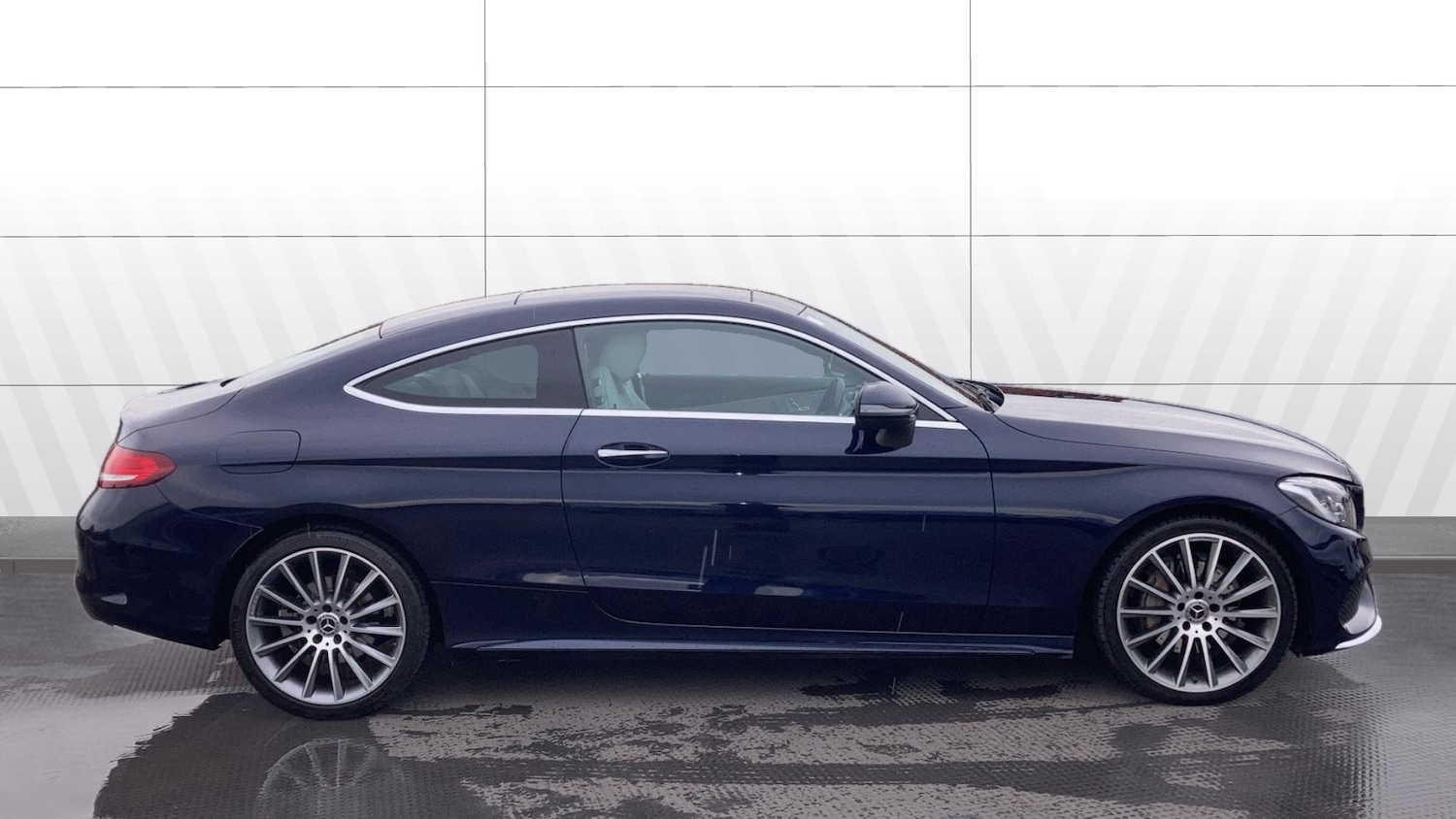 Used Mercedes-Benz C Class 2018 for sale - 76492072: Photo 4