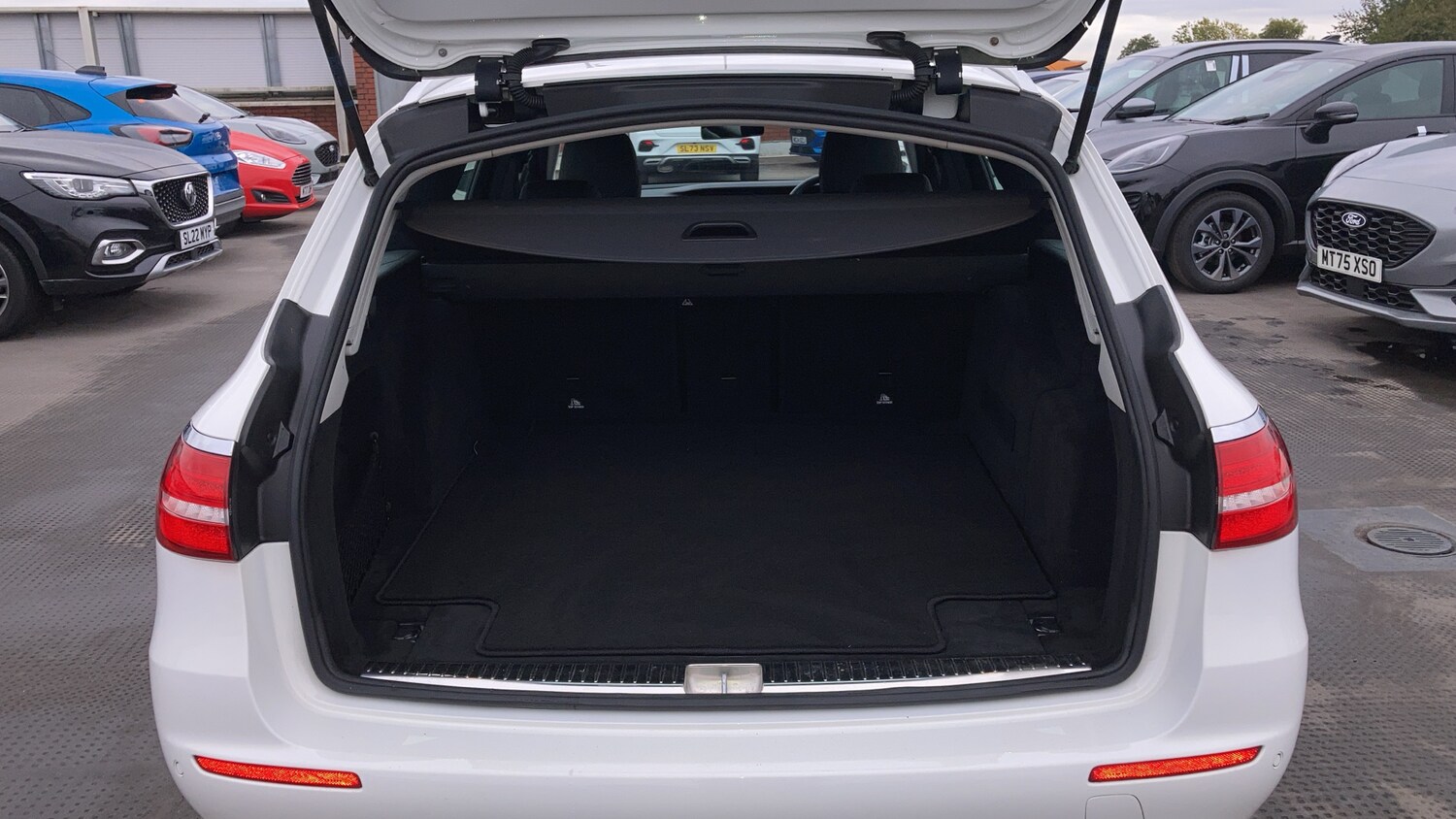 Used Mercedes-Benz E Class 2018 for sale - 76233052: Photo 30