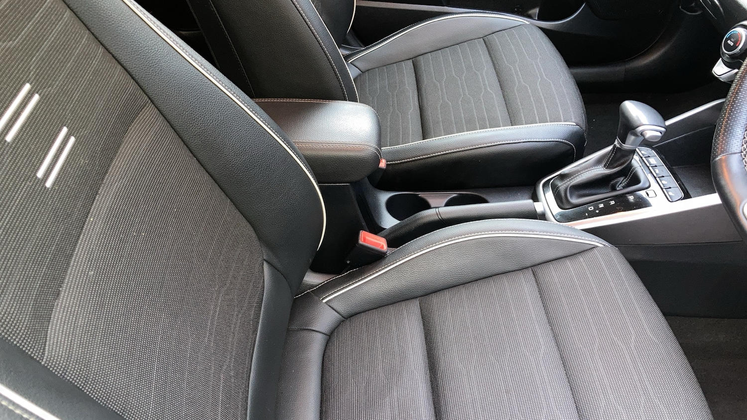 Used Kia Stonic 2022 for sale - 76958406: Photo 16