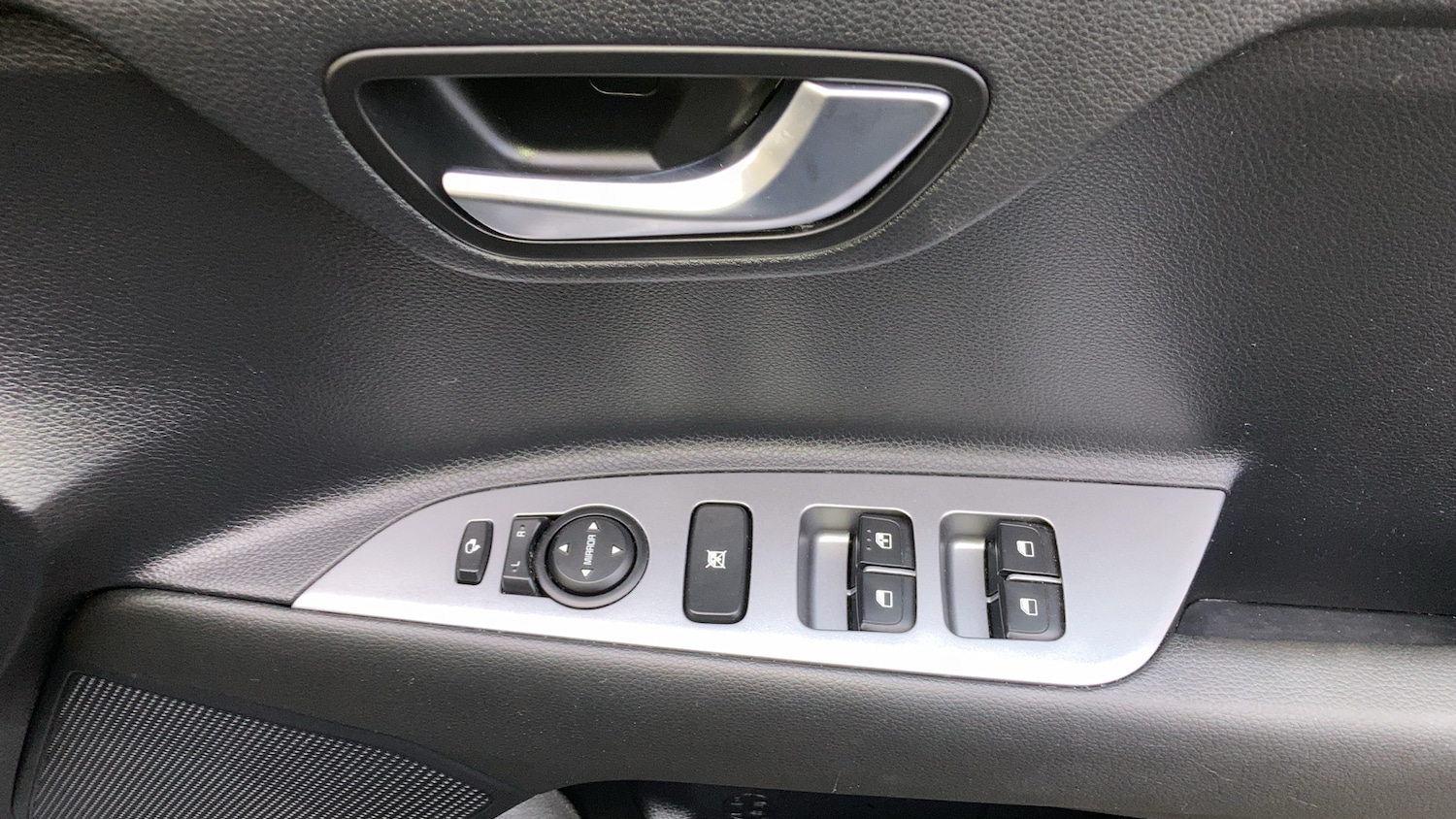 Used Kia Stonic 2022 for sale - 76958406: Photo 23