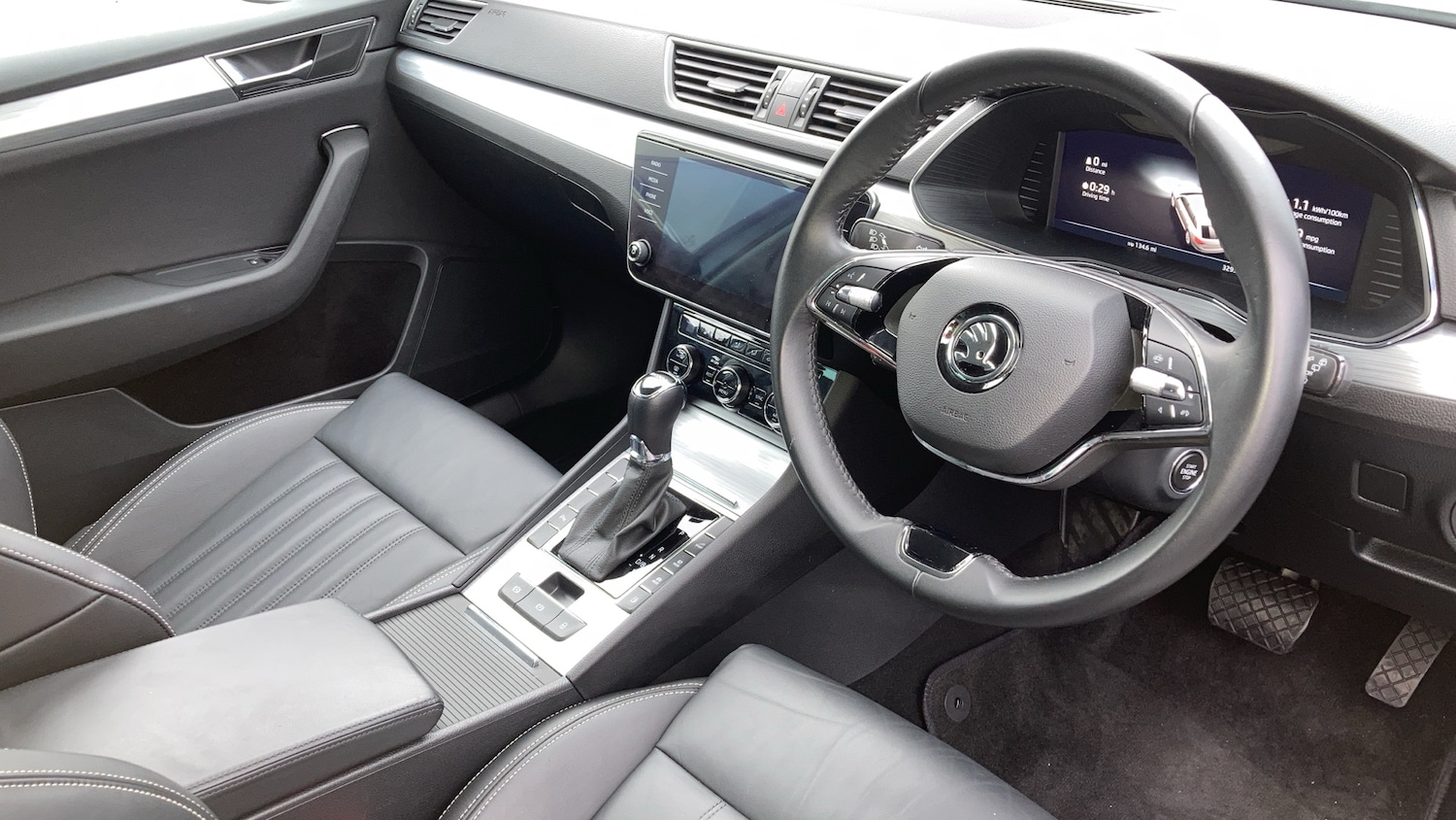 Used Skoda Superb 2023 for sale - 77273502: Photo 18