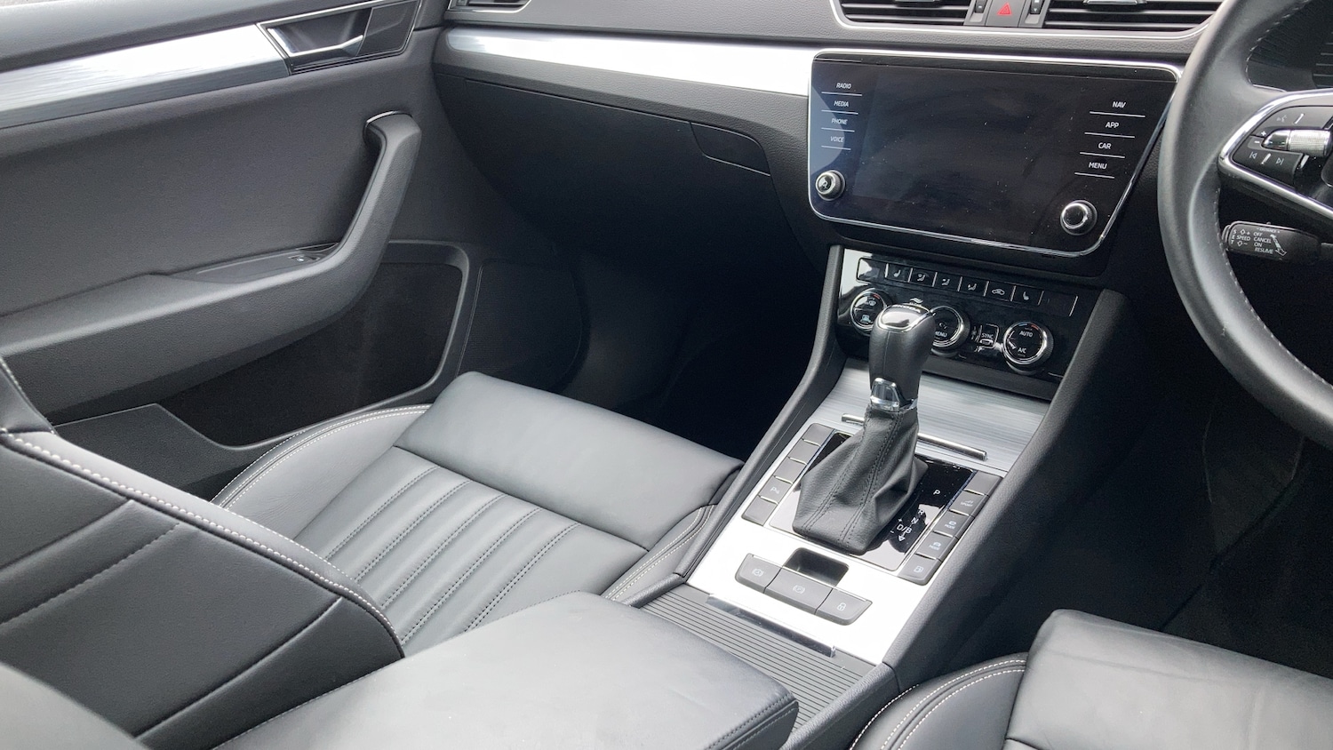 Used Skoda Superb 2023 for sale - 77273502: Photo 19