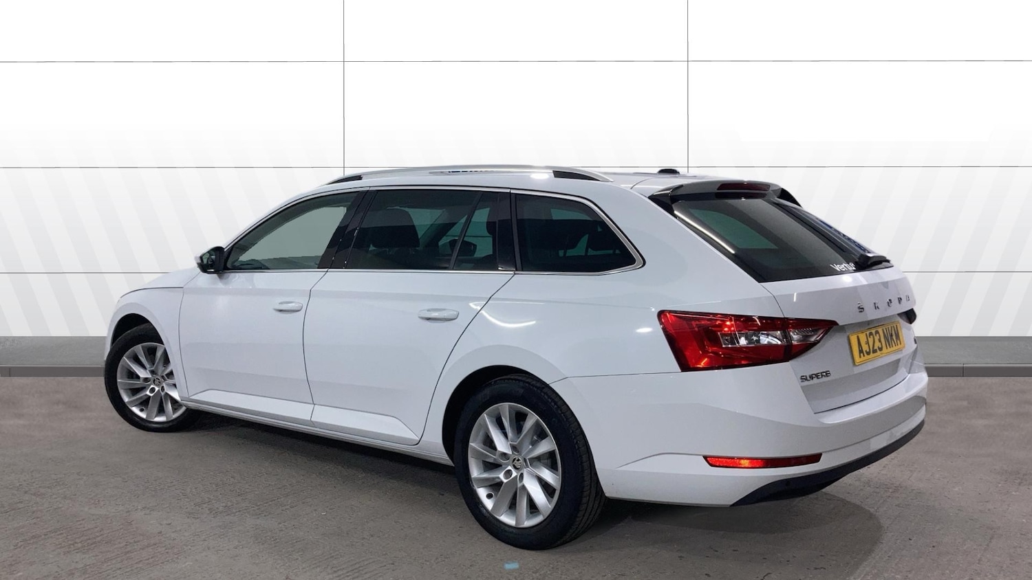 Used Skoda Superb 2023 for sale - 77273502: Photo 2